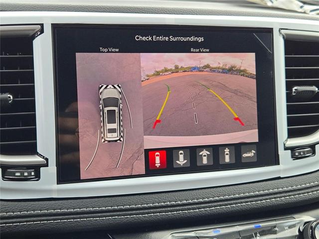 Photo of 2026 Bright White Clearcoat Chrysler Pacifica