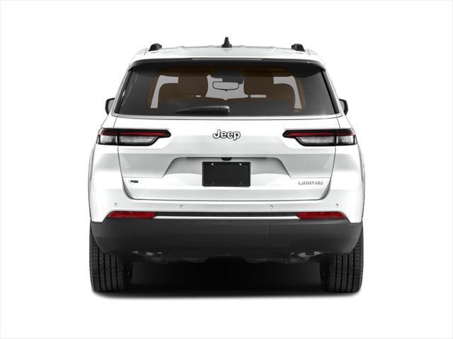 Photo of 2021 Diamond Black Crystal Pearlcoat Jeep Grand Cherokee L