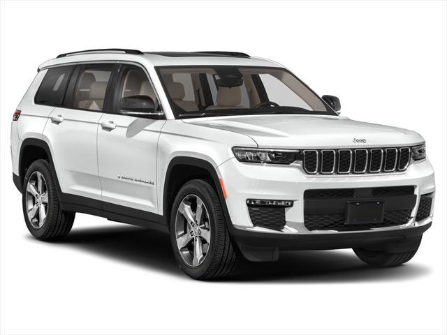 Photo of 2021 Diamond Black Crystal Pearlcoat Jeep Grand Cherokee L