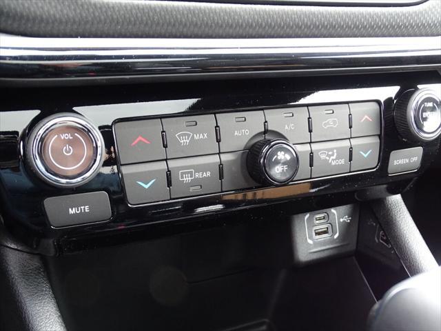 Photo of 2025 Silver Zynith Metallic Clearcoat Jeep Compass