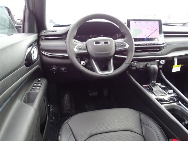Photo of 2025 Silver Zynith Metallic Clearcoat Jeep Compass