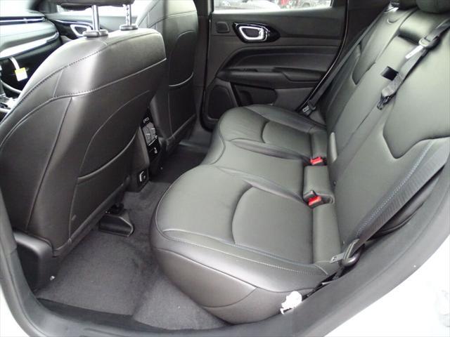 Photo of 2025 Silver Zynith Metallic Clearcoat Jeep Compass