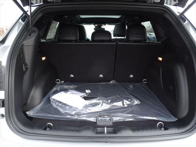 Photo of 2025 Silver Zynith Metallic Clearcoat Jeep Compass