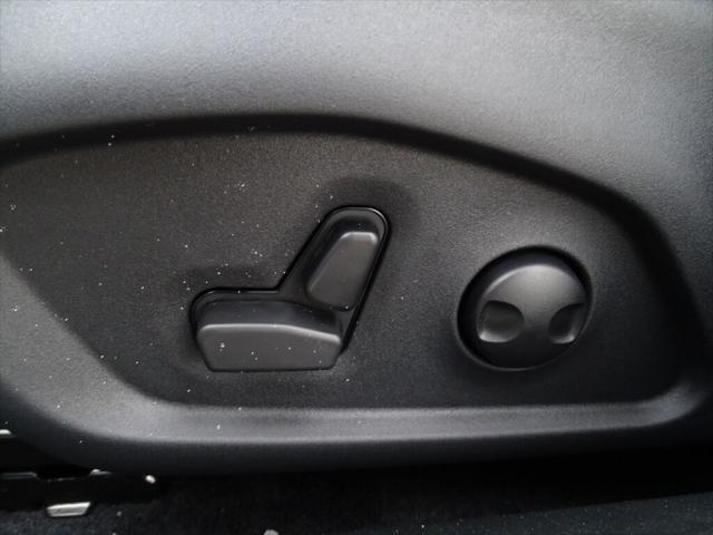 Photo of 2025 Silver Zynith Metallic Clearcoat Jeep Compass