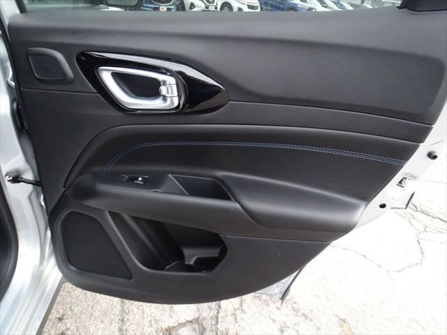 Photo of 2025 Silver Zynith Metallic Clearcoat Jeep Compass