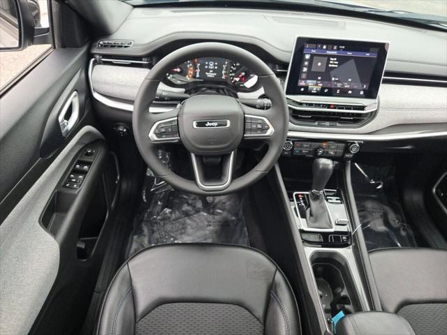 Photo of 2023 Billet Silver Metallic Clearcoat Jeep Compass