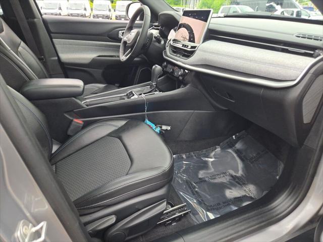 Photo of 2023 Billet Silver Metallic Clearcoat Jeep Compass