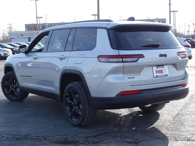 Photo of 2025 Silver Zynith Jeep Grand Cherokee L