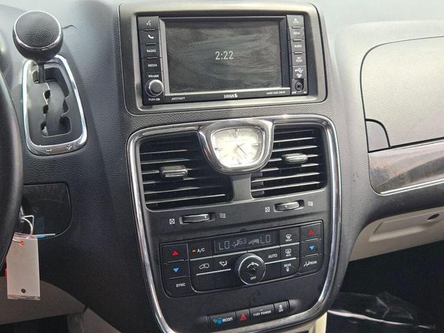 Photo of 2014 Mocha Java Pearlcoat Chrysler Town & Country