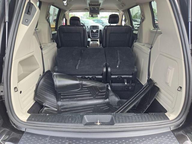 Photo of 2014 Mocha Java Pearlcoat Chrysler Town & Country