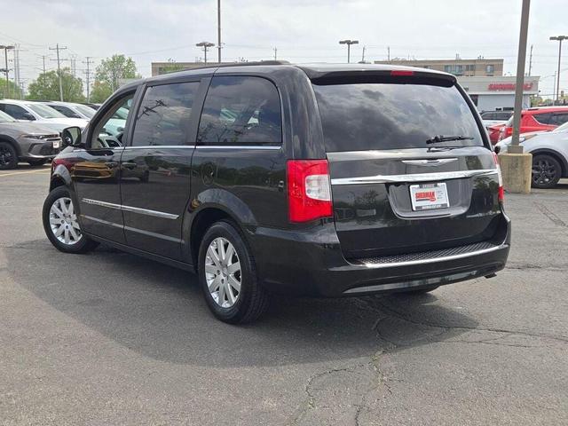 Photo of 2014 Mocha Java Pearlcoat Chrysler Town & Country