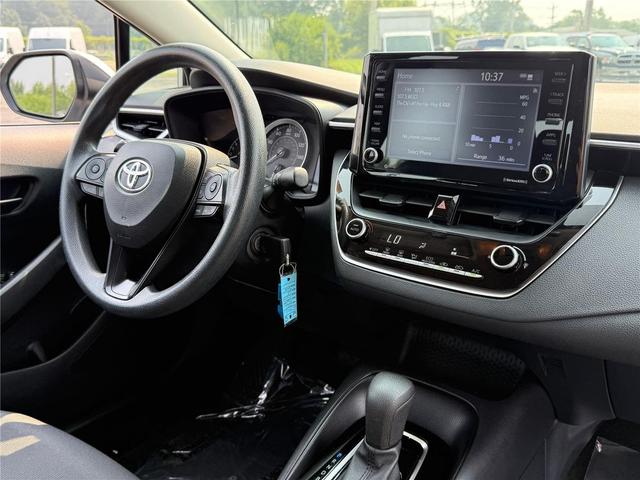 Photo of 2022 Classic Silver Metallic Toyota Corolla