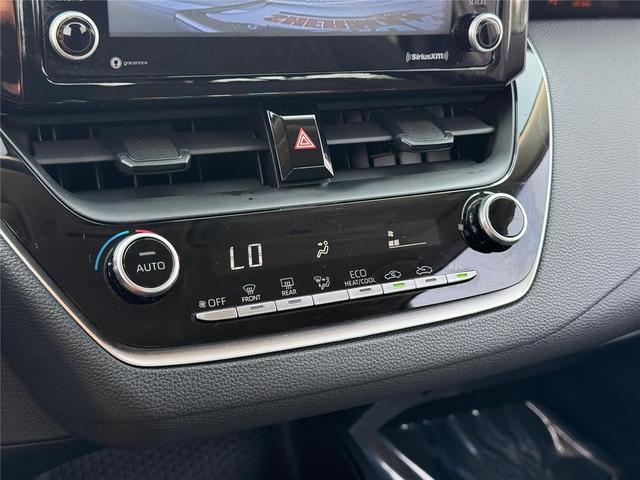 Photo of 2022 Classic Silver Metallic Toyota Corolla