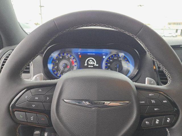 Photo of 2023 Bright White Clearcoat Chrysler 300