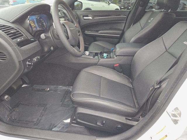 Photo of 2023 Bright White Clearcoat Chrysler 300