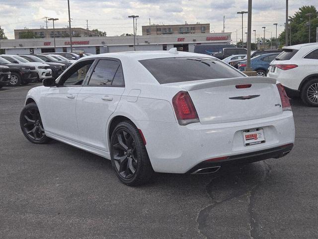 Photo of 2023 Bright White Clearcoat Chrysler 300