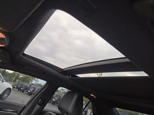 Photo of 2023 Bright White Clearcoat Chrysler 300
