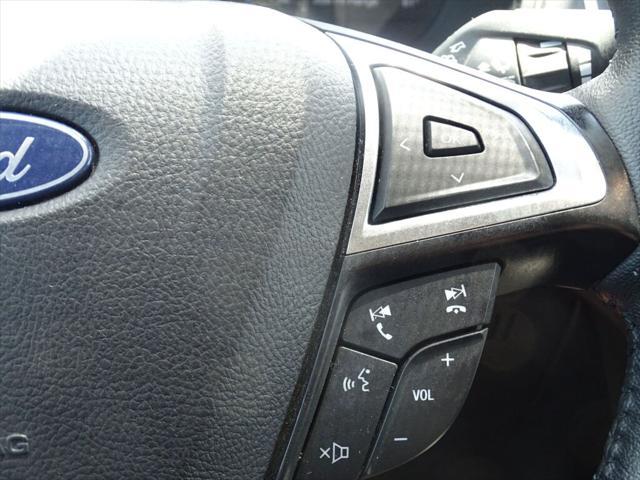 Photo of 2024 Oxford White Ford Edge