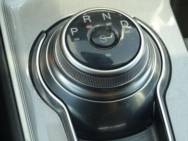 Photo of 2024 Oxford White Ford Edge
