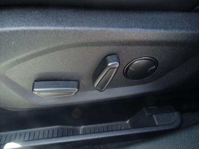 Photo of 2024 Oxford White Ford Edge