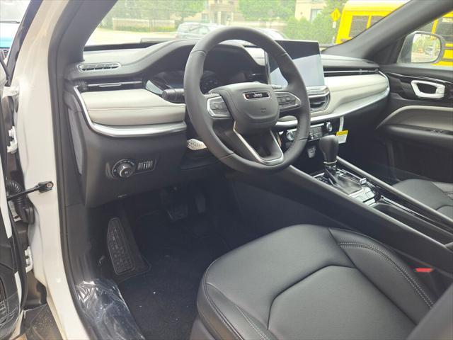 Photo of 2025 Bright White Clearcoat Jeep Compass