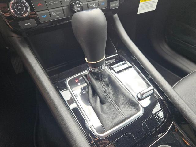 Photo of 2025 Bright White Clearcoat Jeep Compass