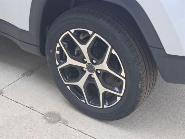 Photo of 2025 Bright White Clearcoat Jeep Compass