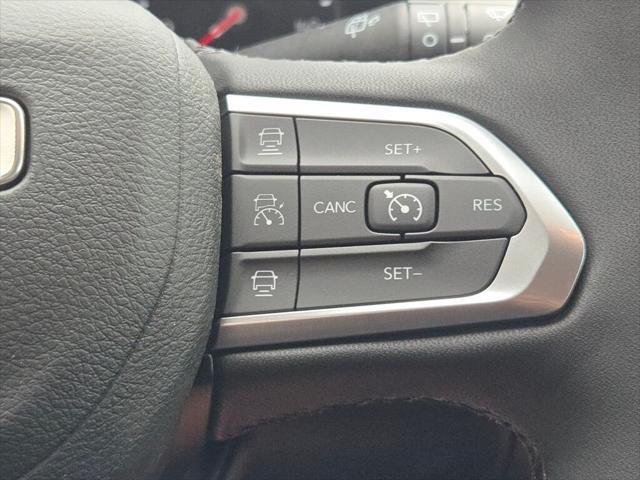 Photo of 2025 Bright White Clearcoat Jeep Compass