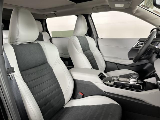 Photo of 2025 Black Diamond Mitsubishi Outlander