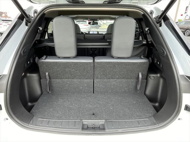 Photo of 2025 White Diamond Mitsubishi Outlander