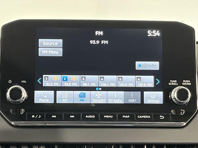 Photo of 2025 White Diamond Mitsubishi Outlander