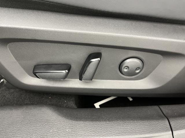 Photo of 2025 White Diamond Mitsubishi Outlander