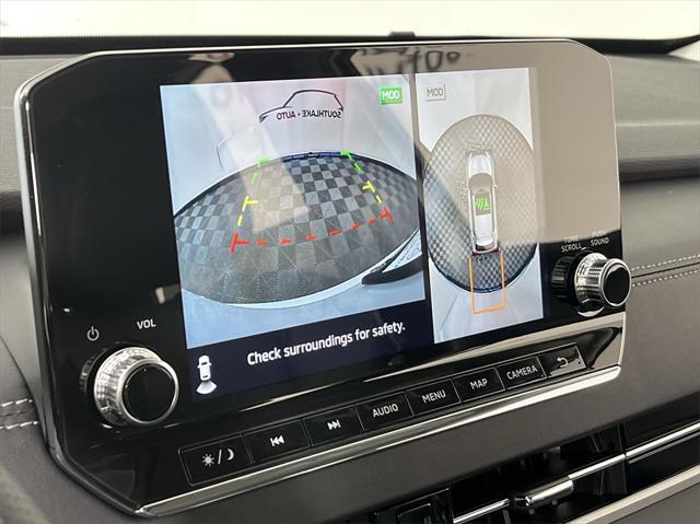 Photo of 2025 White Diamond Mitsubishi Outlander