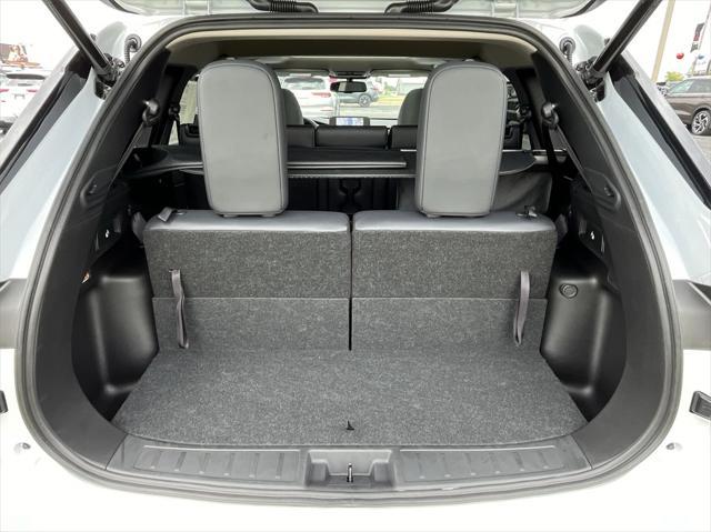 Photo of 2025 White Diamond Mitsubishi Outlander