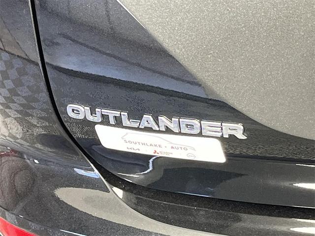 Photo of 2025 Black Diamond Mitsubishi Outlander
