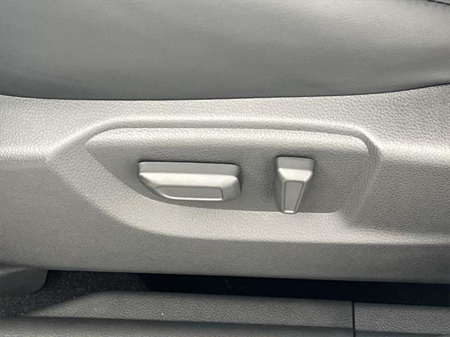 Photo of 2025 White Diamond Mitsubishi Eclipse Cross