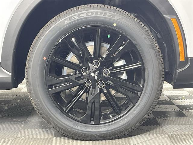 Photo of 2025 White Diamond Mitsubishi Eclipse Cross