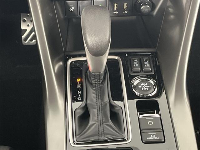 Photo of 2025 White Diamond Mitsubishi Eclipse Cross