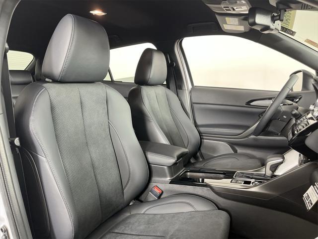 Photo of 2025 White Diamond Mitsubishi Eclipse Cross