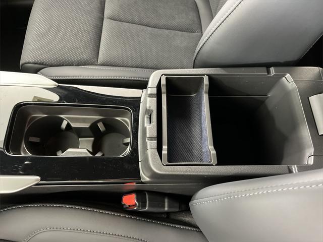 Photo of 2025 White Diamond Mitsubishi Eclipse Cross