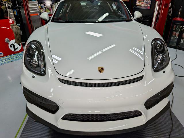 Photo of 2016 White Porsche Cayman