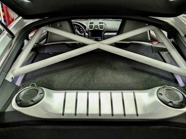 Photo of 2016 White Porsche Cayman