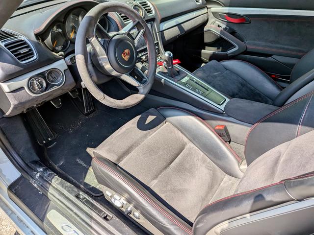 Photo of 2016 White Porsche Cayman