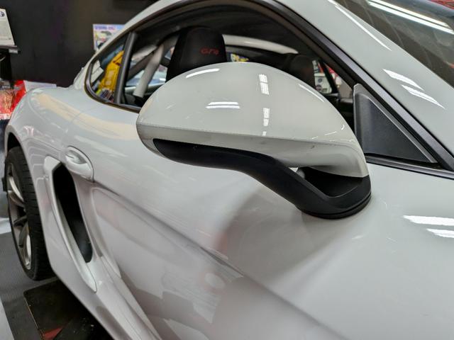 Photo of 2016 White Porsche Cayman
