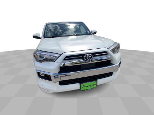 Photo of 2023 White Toyota 4Runner