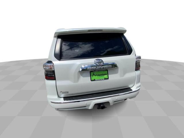 Photo of 2023 White Toyota 4Runner