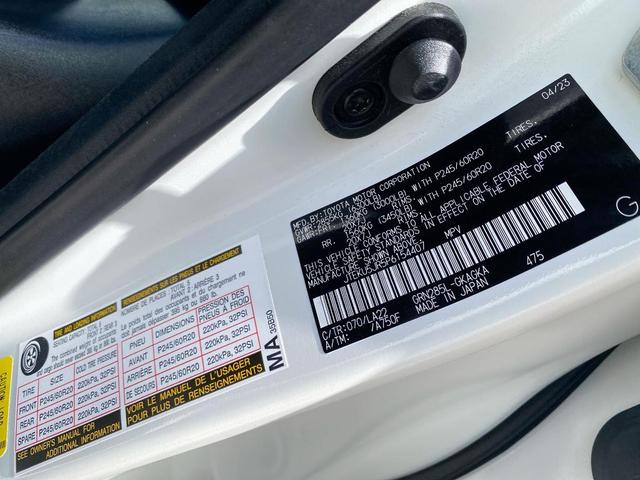 Photo of 2023 White Toyota 4Runner