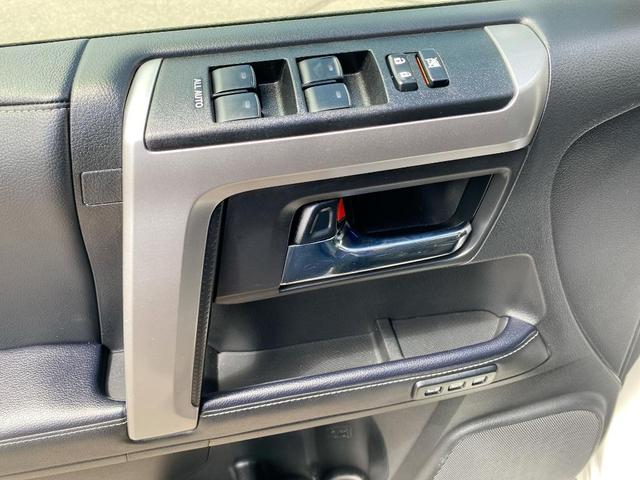 Photo of 2023 White Toyota 4Runner