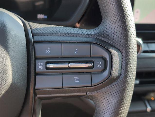 Photo of 2025 White Chevrolet Colorado