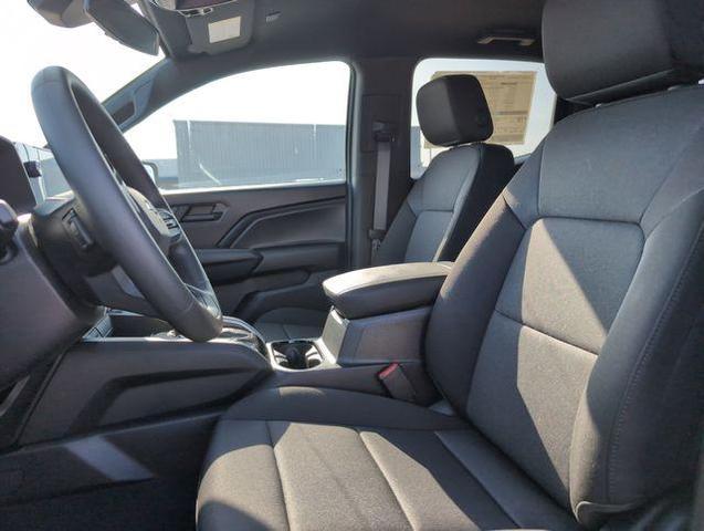 Photo of 2025 White Chevrolet Colorado